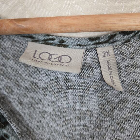 Logo by Lori Goldstein Animal Print Top sz 2X Green 3/4 Sleeve Step Hem - Picture 8 of 12
